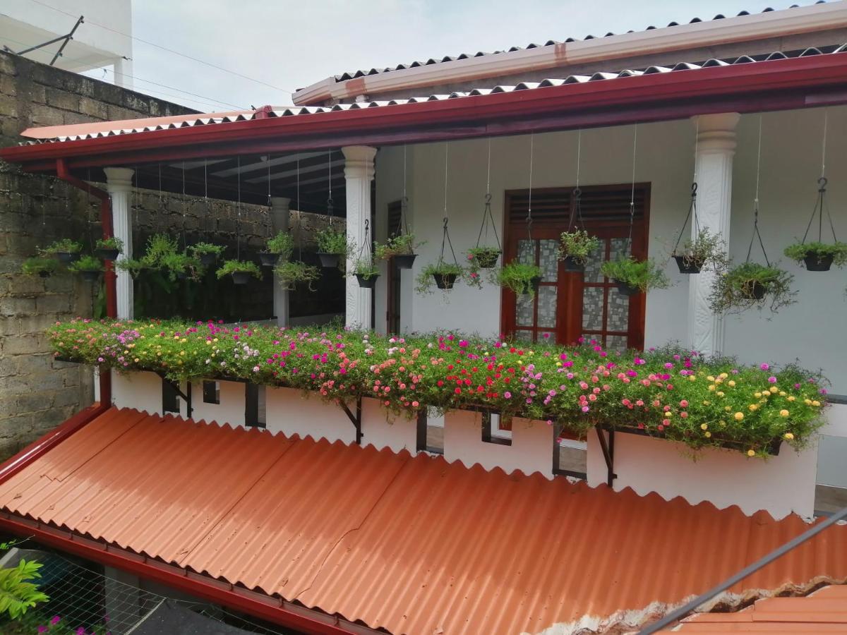 Kanthi Holiday Rest Homestay Mirissa Exterior foto