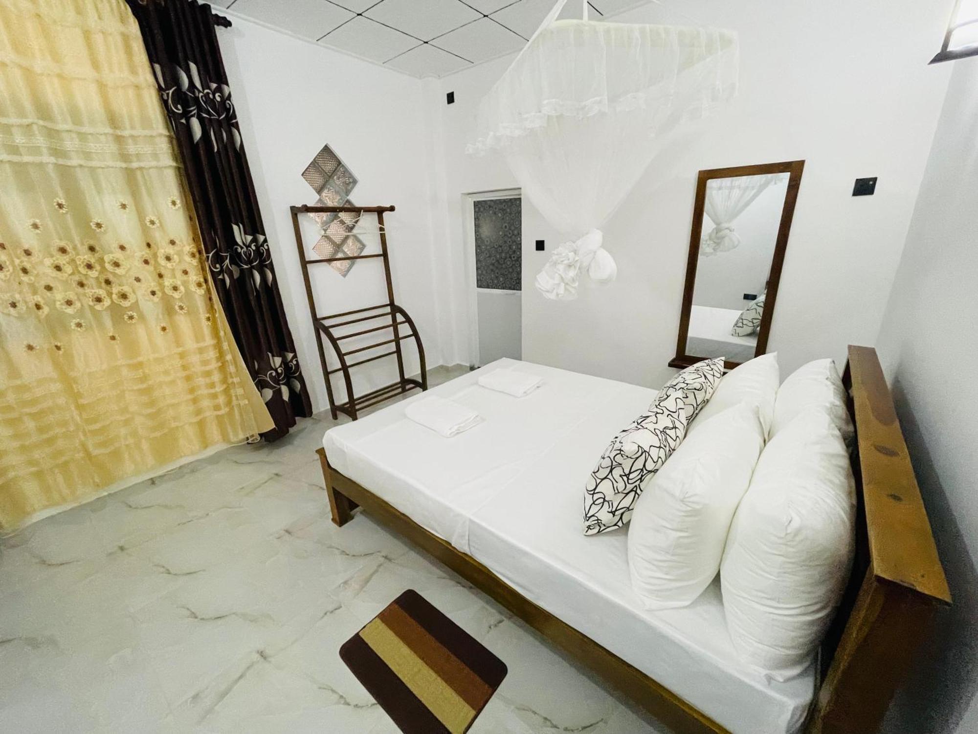 Kanthi Holiday Rest Homestay Mirissa Exterior foto